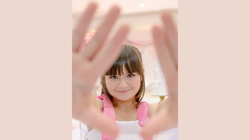 Com carisma e leveza, Juju Teófilo conquistou a atenção do público ao compartilhar suas metas para 2026 em publicação da Non Stop. (Créditos: João Bosco Fotografia)