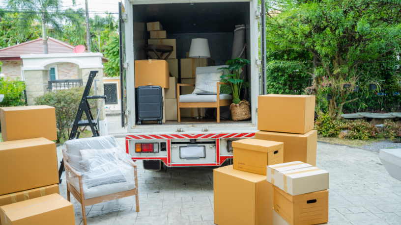 A Jm Mudanças apresenta um checklist prático de mudança residencial, com orientações essenciais para os 30, 15 e 7 dias que antecedem a mudança.