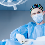 Dr. Haeckel Cabral explica a submentoplastia no tratamento da papada e flacidez cervical.