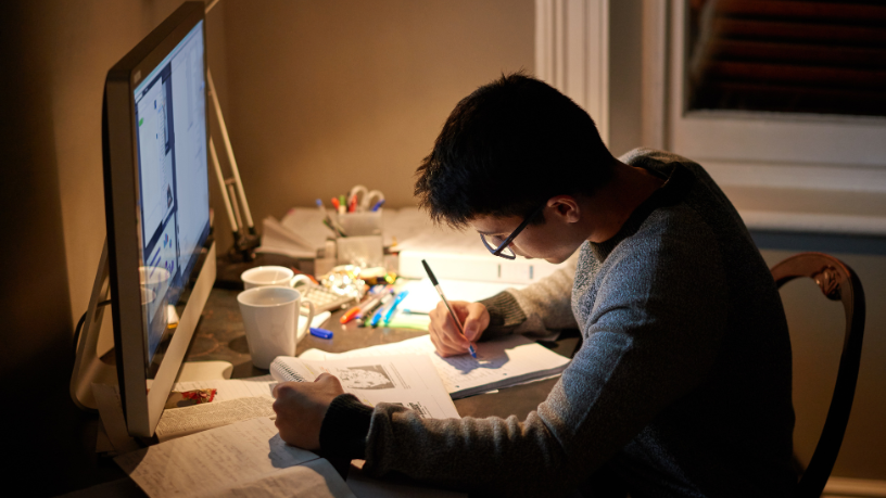 Com foco em inclusão e participação ativa, Sérgio Bento De Araújo discute como a tecnologia fortalece o EJA e o ensino a distância no cenário educacional atual.